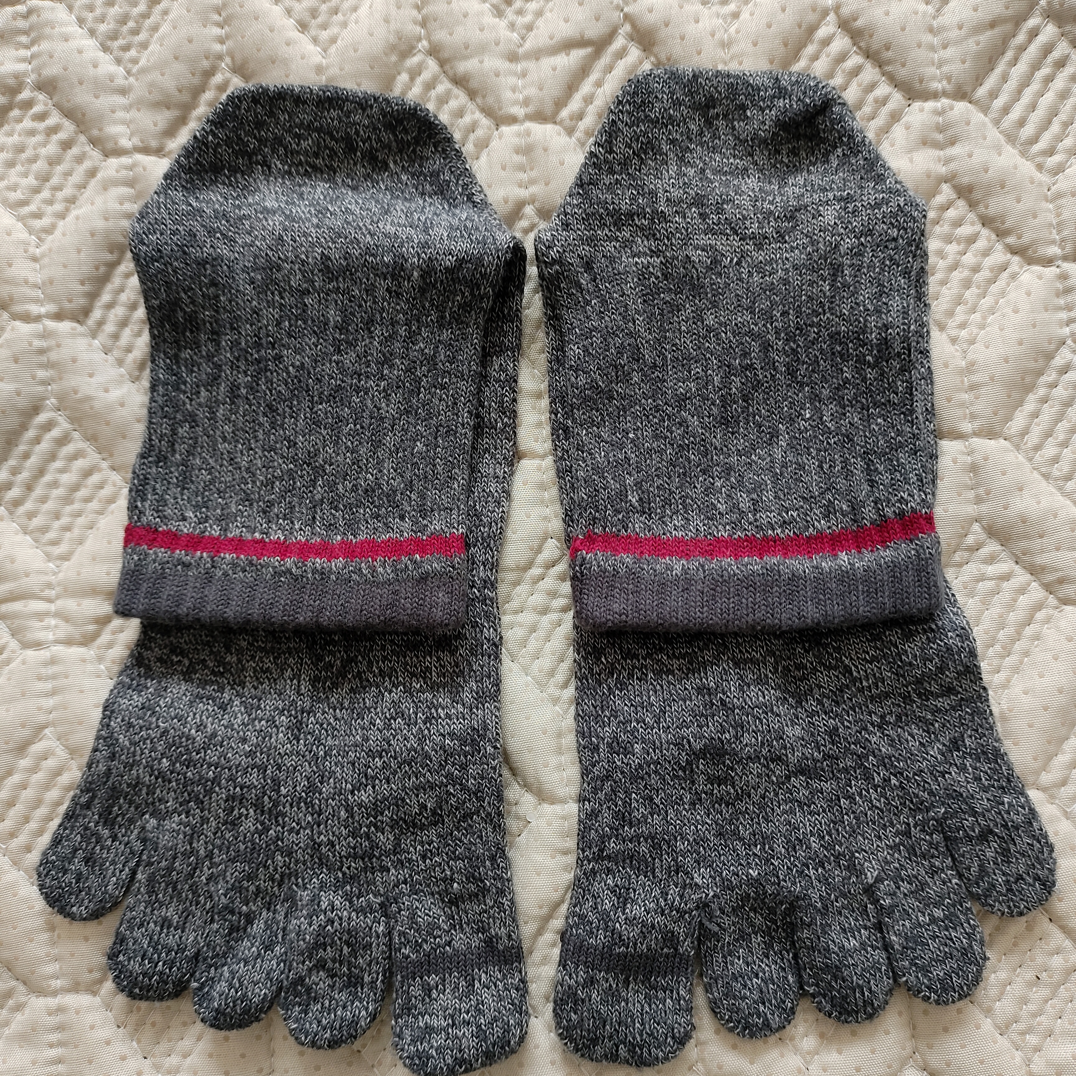 10双中筒五指袜男外贸原单刺绣纯棉运动五指袜无骨无接缝分趾袜