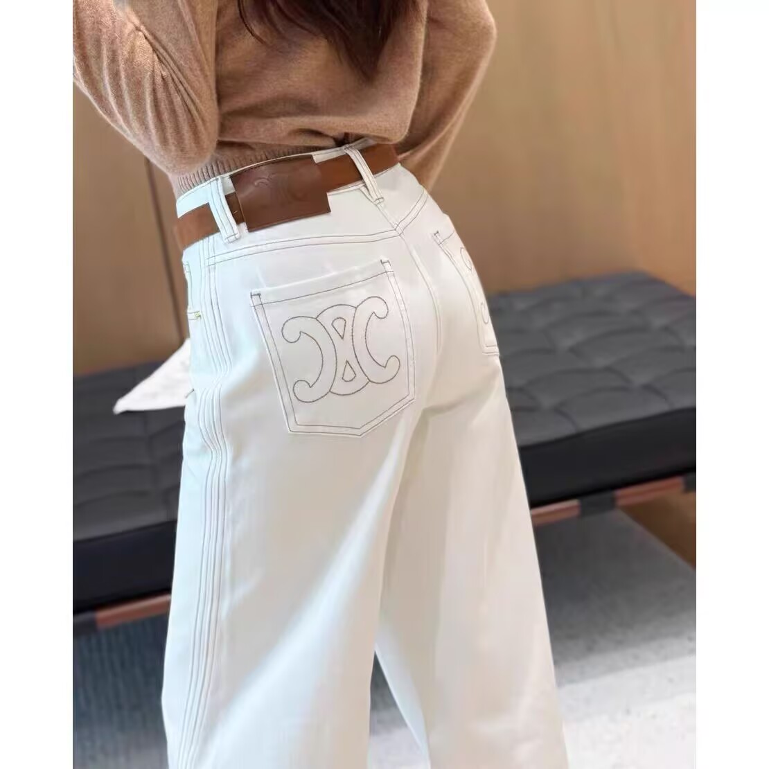 高级感冬季加绒高级感白色牛仔裤女25新款高腰显瘦直筒阔腿长裤