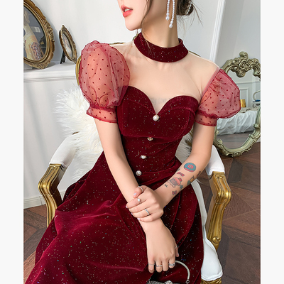 丝绒甜美风简单大方敬酒服新娘