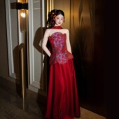 红色抹胸新中式 订婚晨袍轻奢刺绣敬酒服长裙高级感 礼服女2026新款