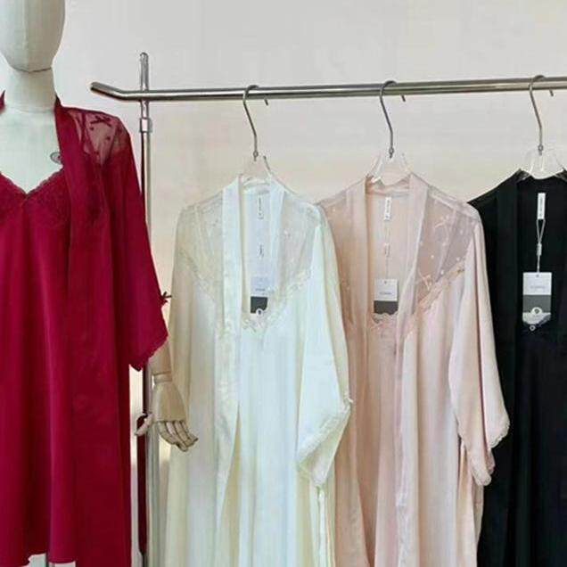 弗帝妮醋酸丝吊带睡裙女带胸垫2025春季新款性感冰雪丝纯色两件套