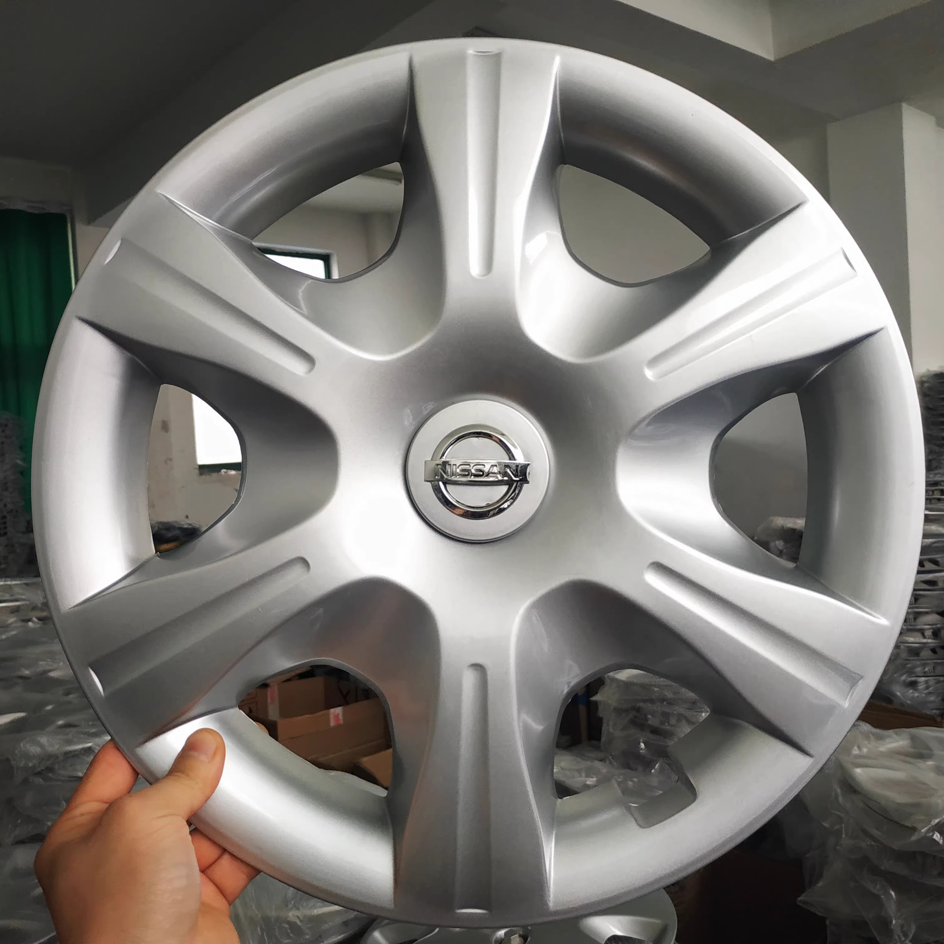 适用于东风日产尼桑骊威轮毂盖阳光玛驰14装饰龙骨罩通用轮毂盖