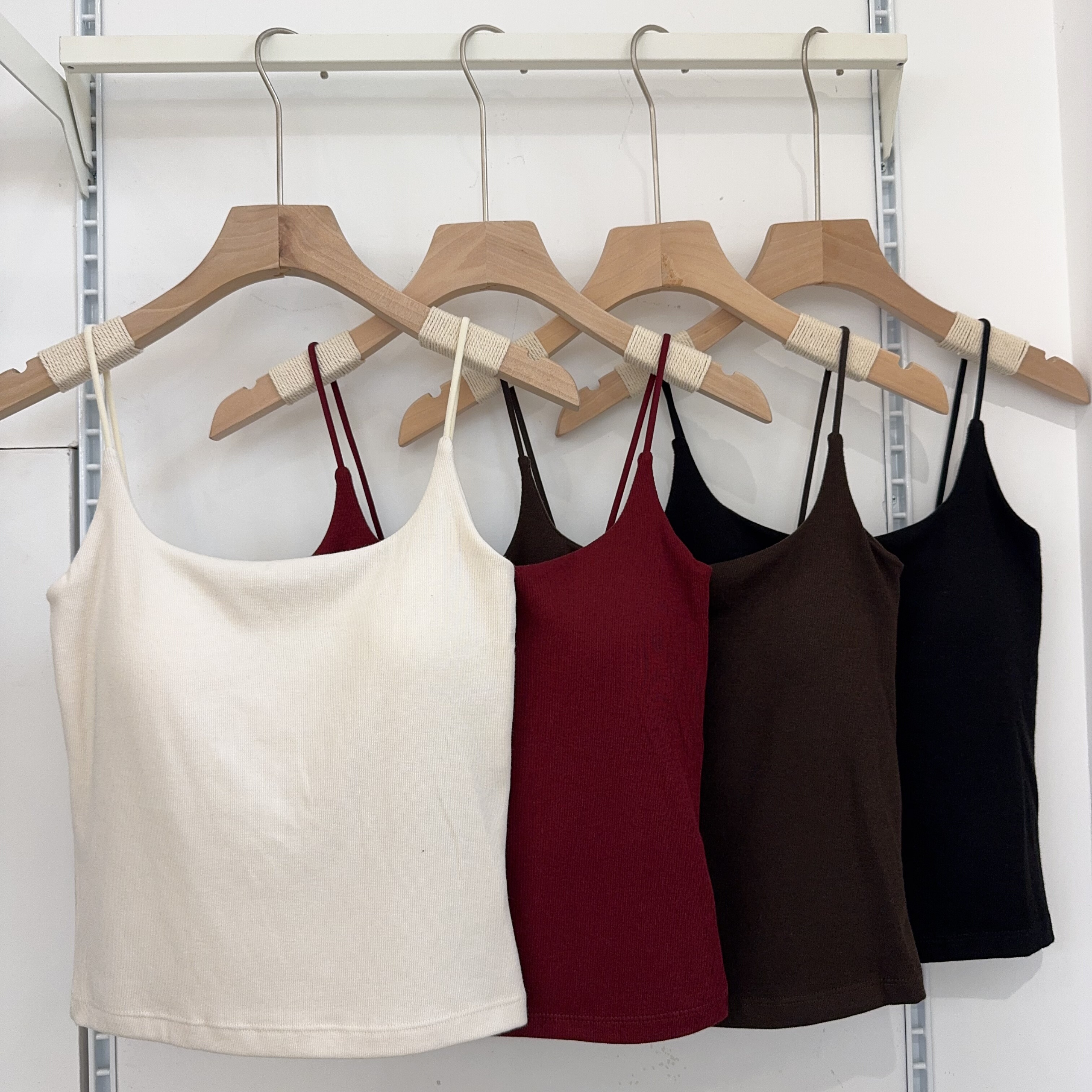 古妃2025秋冬磨毛百搭吊带背心美背女带胸垫内搭打底免文胸内衣