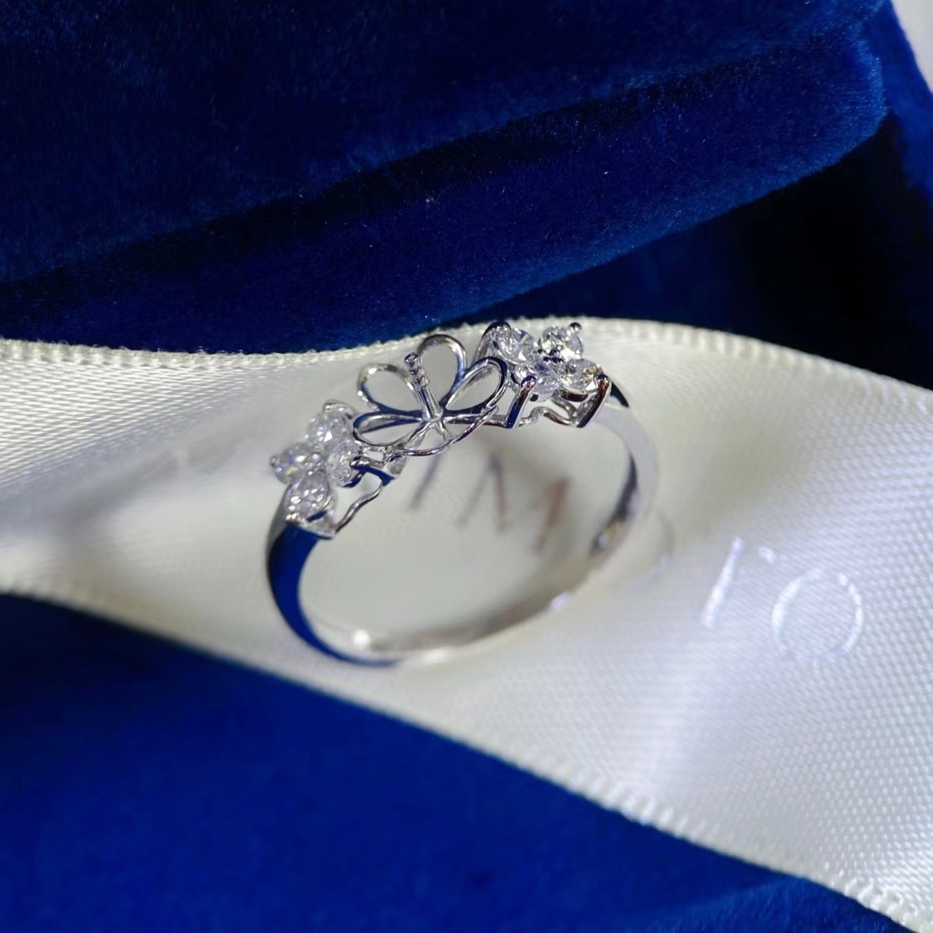 pt900铂金镶嵌钻石戒指空托配件10-11MM海水珍珠DIY四叶草戒托