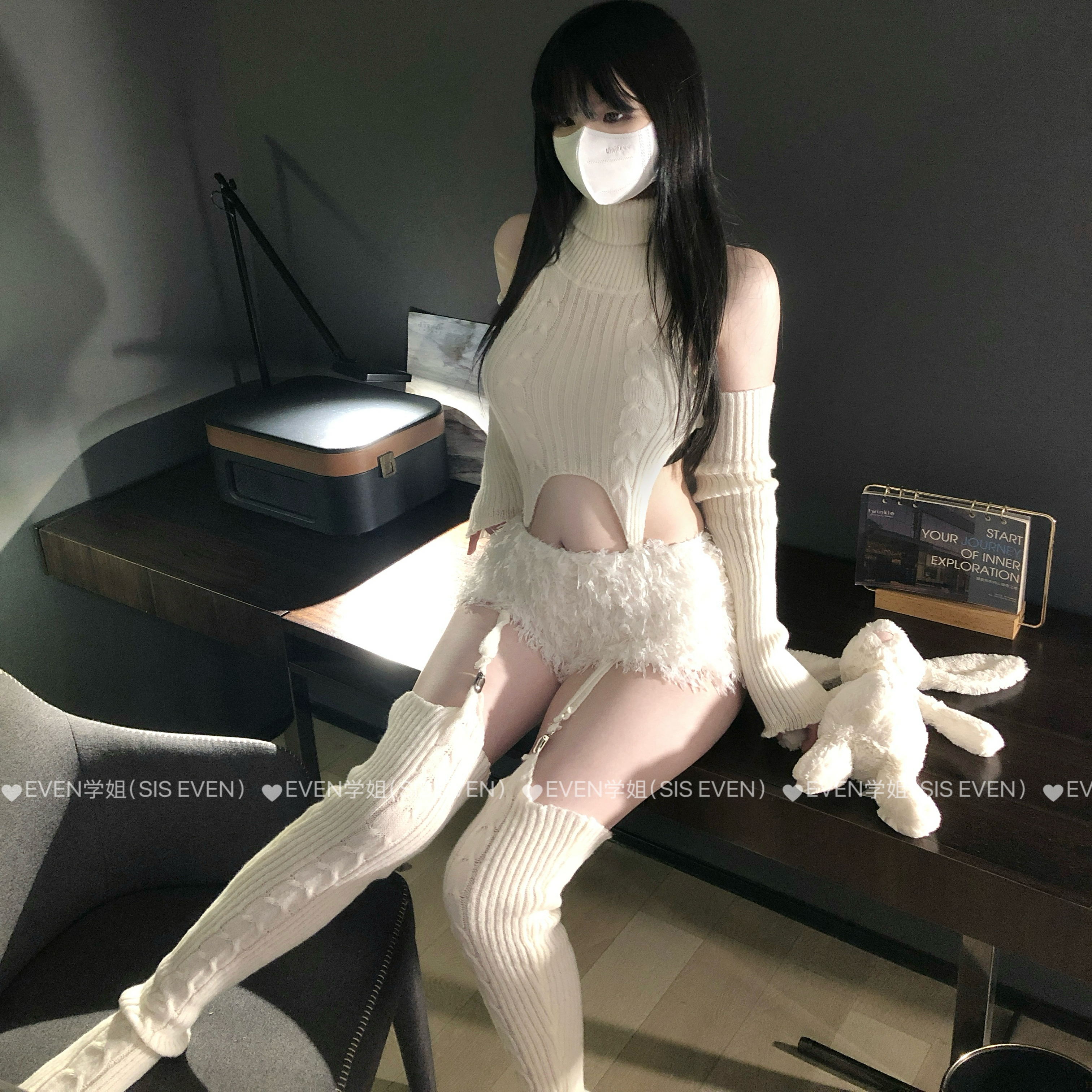 纯欲圣诞日系二次元cos露背毛衣