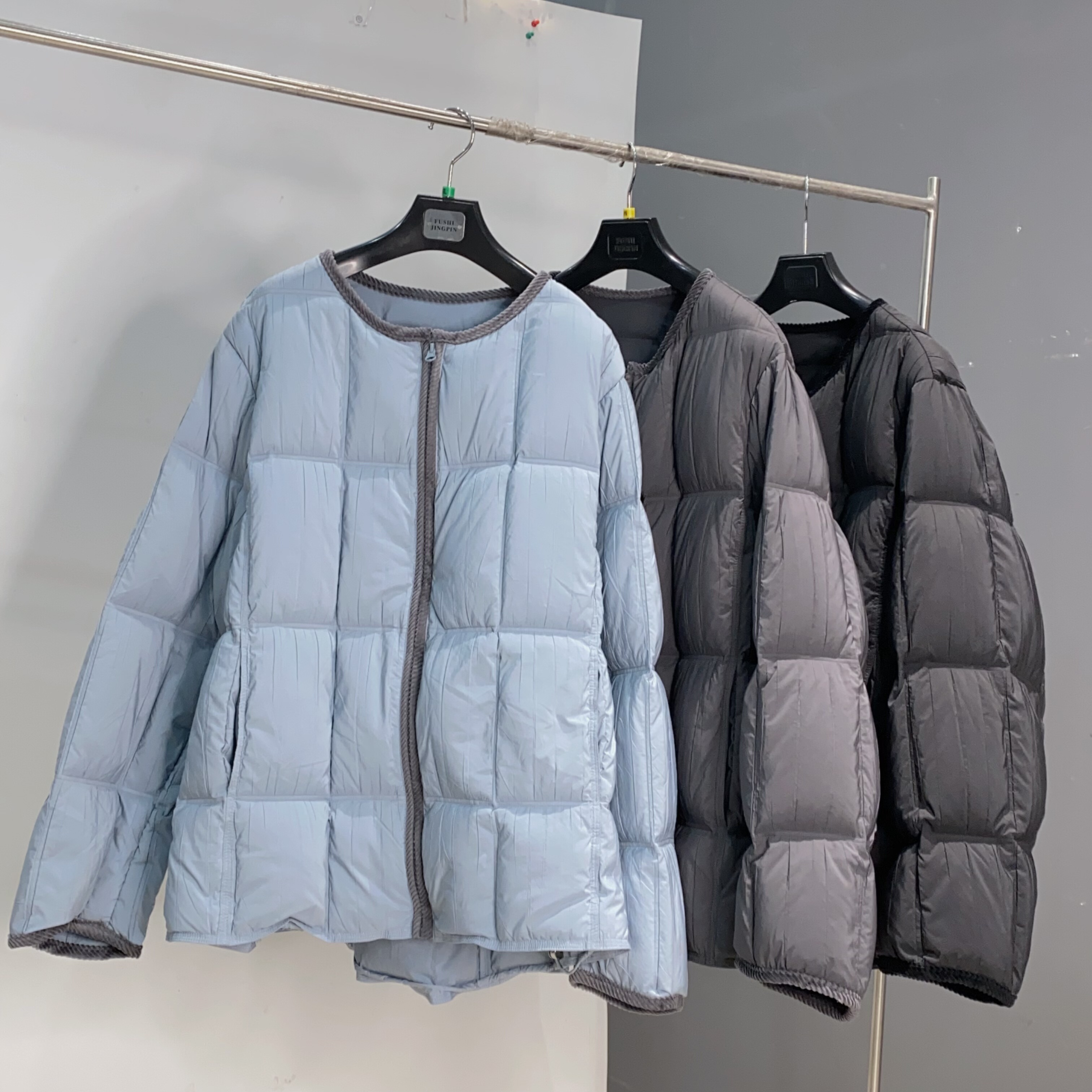 新款羽绒服女短款灯芯绒拼接宽松显瘦简约圆领保暖外套 CJ长71