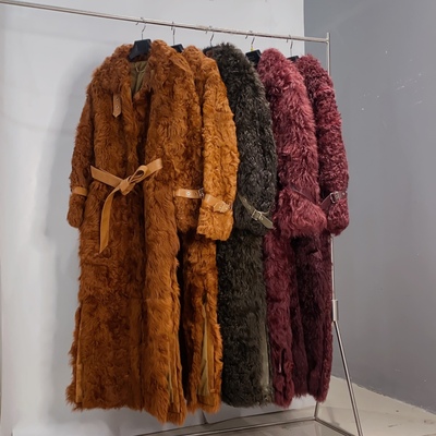 Q金斯顿街区 小湖羊皮毛一体长款大衣翻领系带收腰冬外套长126