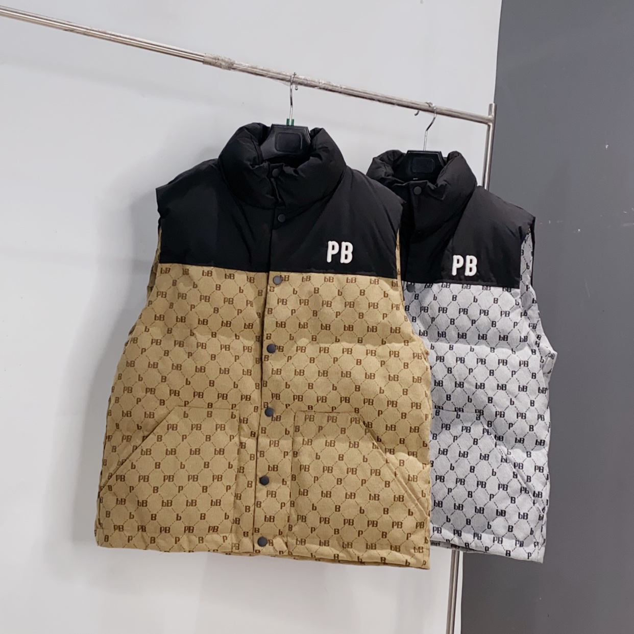 2025冬季潮牌刺绣字母90鹅绒羽绒马甲男士撞色提花拼接立领外套TX