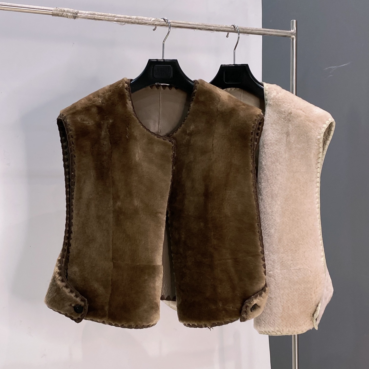 秋冬新款百搭休闲圆领勾边皮毛一体马甲宽松皮草382长47