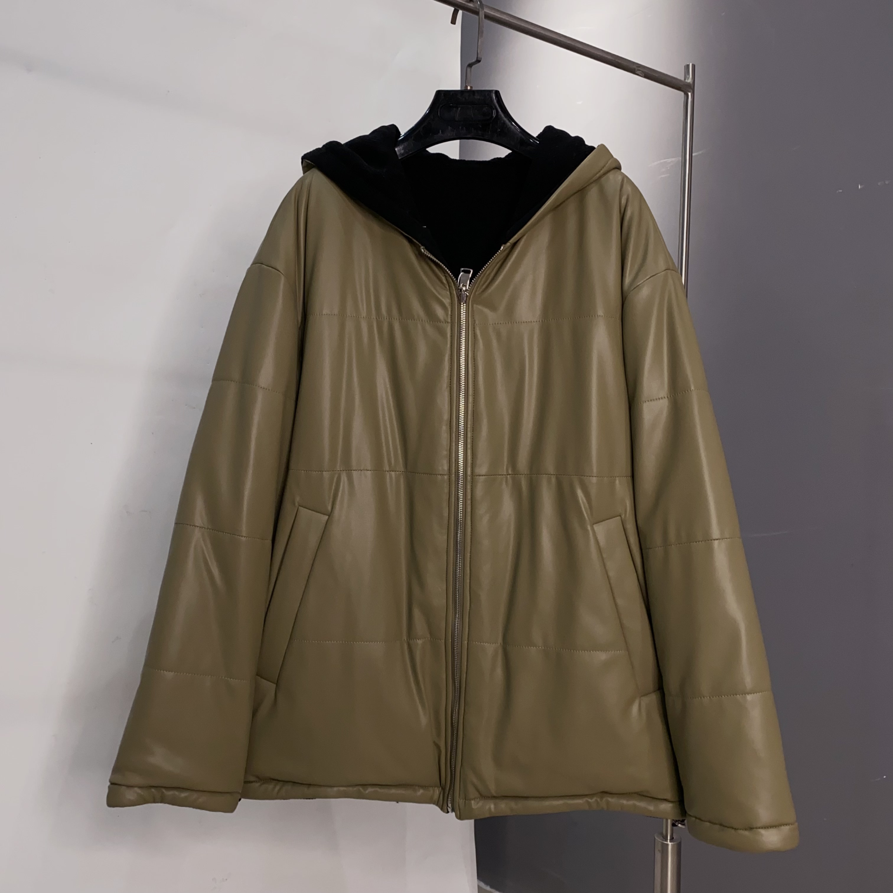 连帽两面穿90白鹅绒皮羽绒服女M字母加厚保暖外套长70