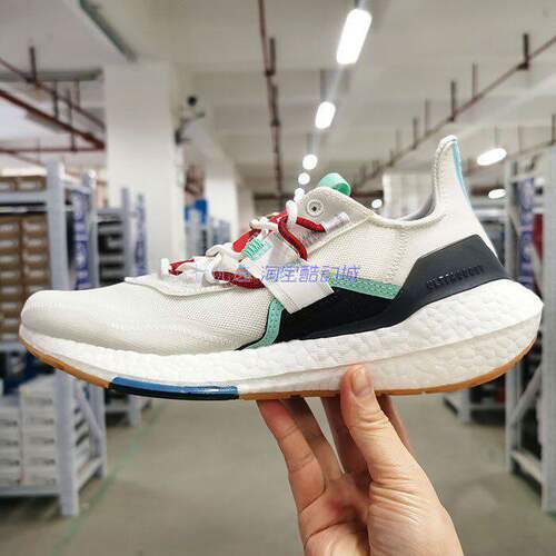 Adidas男女跑步鞋缓震透气