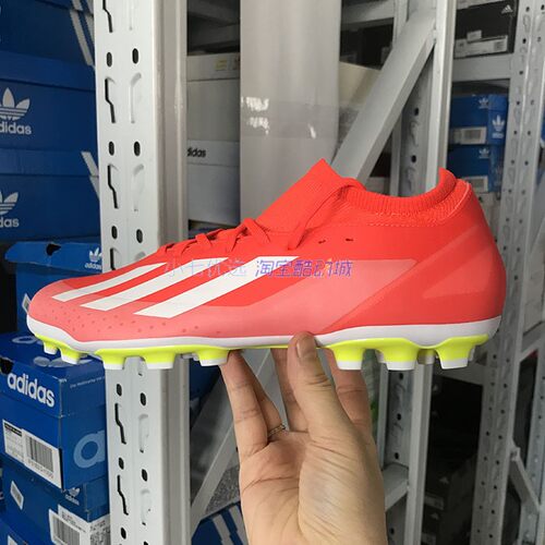 Adidas男女短钉足球鞋