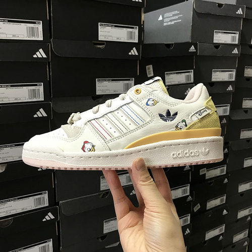 Adidas三叶草复古板鞋