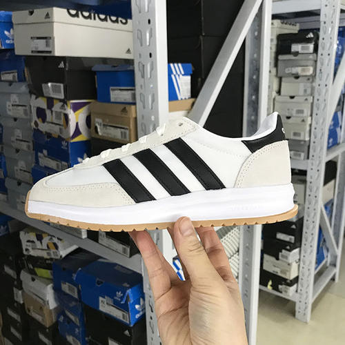 Adidas女子运动休闲鞋跑步鞋