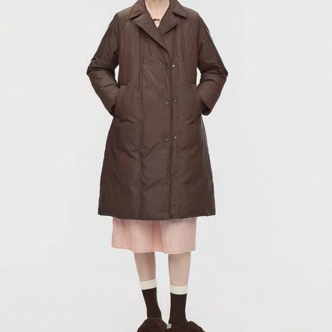 AUM噢姆2025冬季新款柔羽羽绒服