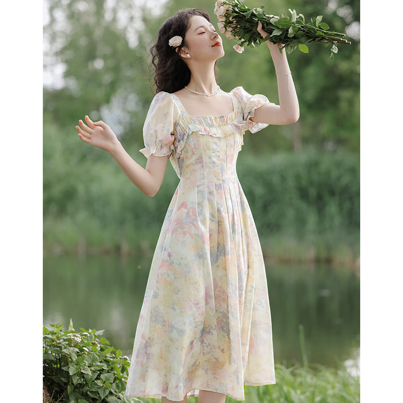 法式复古油画少女连衣裙女小个子设计感方领收腰显瘦褶皱花色