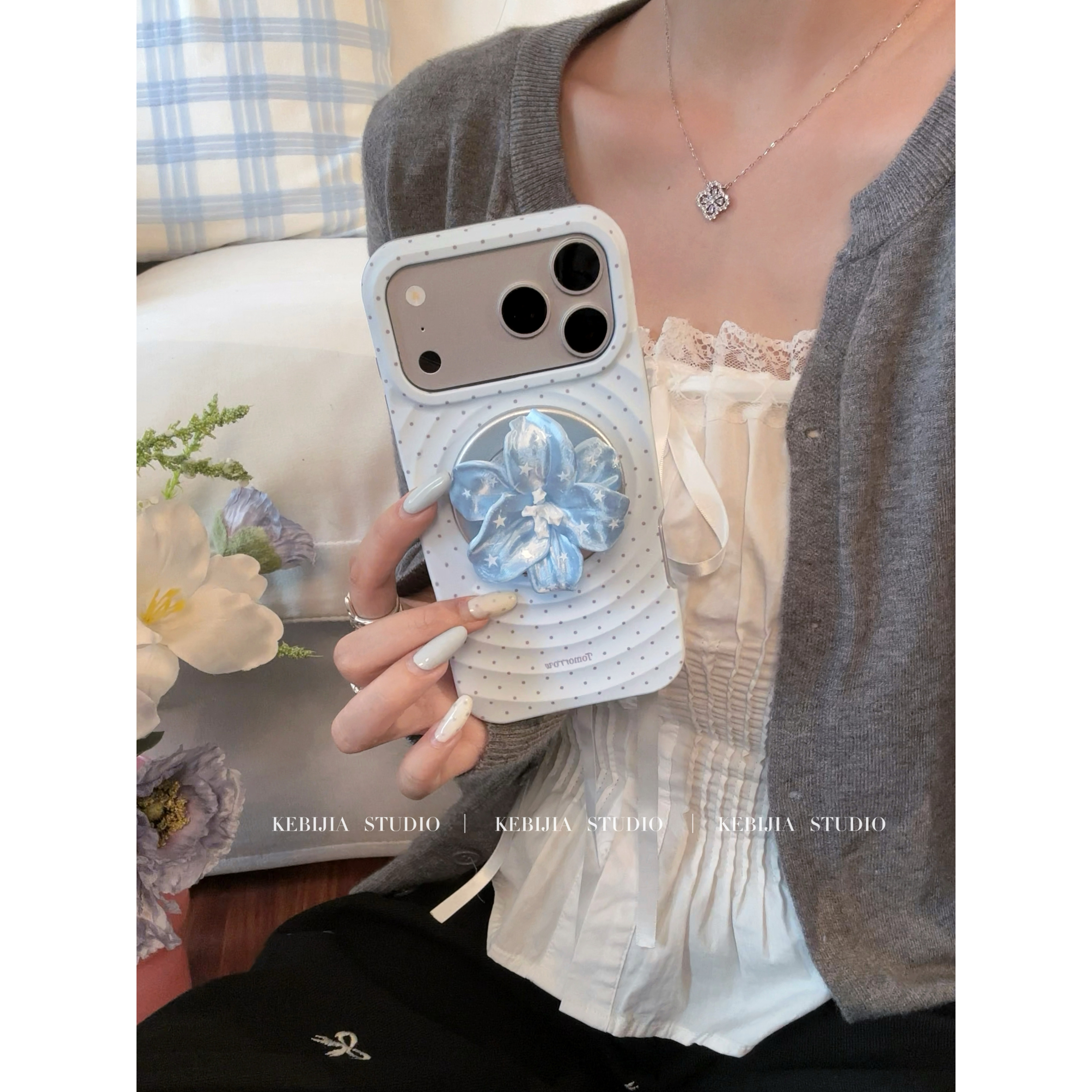 ins温柔波漾波点磁吸花朵支架适用苹果17promax/iPhone16手机壳15