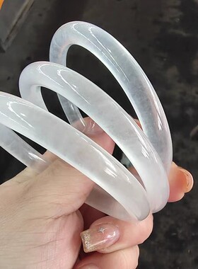 冰种手镯水沫玉白月光玉镯石英岩玉手镯 冰透起荧光圆条宽条镯子
