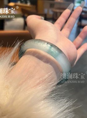 冰种飘花玉手镯翡翠色玉石高冰晴水飘绿花石英岩玉冰飘花玉镯子
