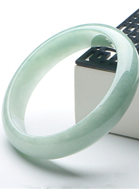 缅甸老坑冰糯种翡翠玉手镯冰种淡绿色贵妃镯翠玉镯子女款送长辈礼