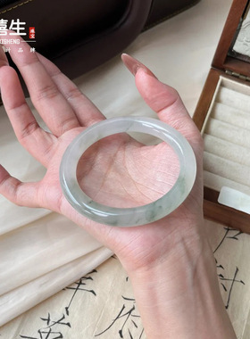 金丝玉手镯新疆天山翠昆仑翠玉圆条白糯金丝玉镯戈壁玉翡翠色镯