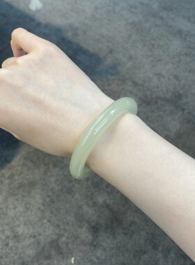 新疆和田玉手镯天然胖圆条少女风青白玉镯子时尚网红翡翠玉石手饰