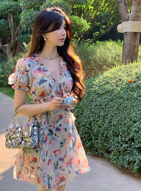 现货【法式甜心】D0EN自带法式俏皮浪漫 显瘦v领收腰荷叶边连衣裙