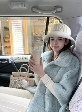 【戴妃“小雪貂”】定染Baby蓝！CD藤格纹水貂皮草&淡颜T&厚乳裤