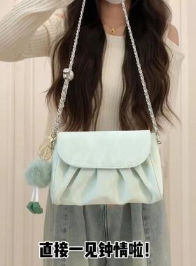 2025新款链条质感斜挎小包女高级感精致手机小包包软皮夏天云朵包