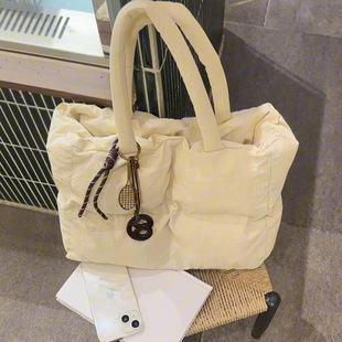 单肩托特包包夹棉毛绒包大容量充棉包羽绒手提包秋冬通勤菱格女包