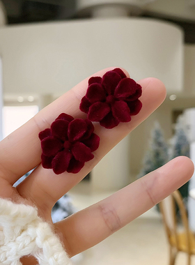 秋冬红色山茶花耳钉女2023新款气质喜庆耳饰复古高级感耳环女耳夹