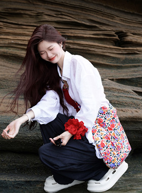 港风复古白色条纹衬衫女夏季设计感小众衬衣气质海边度假防晒上衣