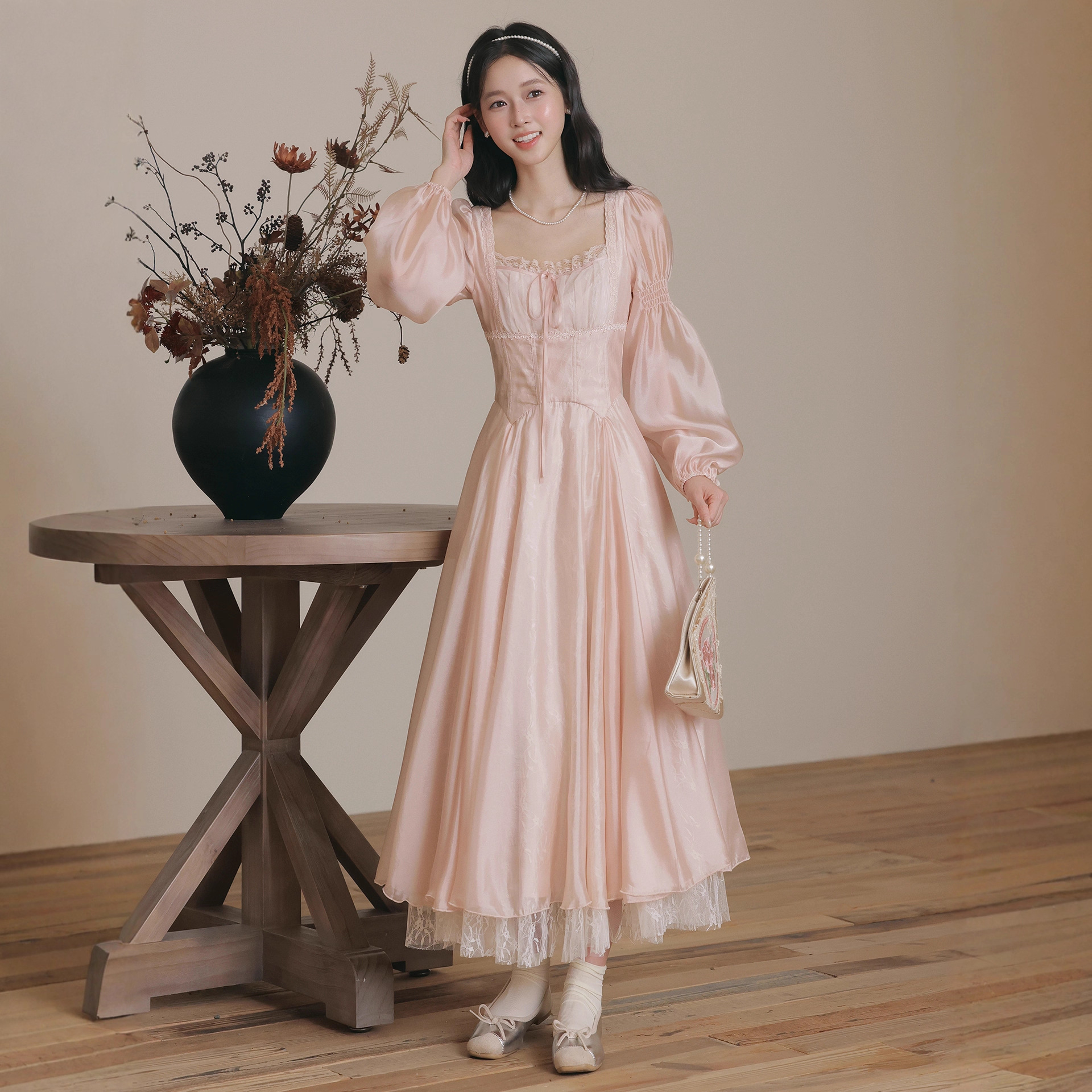 法式气质蕾丝拼接方领粉色连衣裙女高级感轻奢女装宫廷风收腰