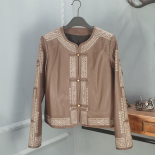 波西米亚风真皮圆领重工刺绣法式绵羊皮皮衣女复古时尚百搭2025秋