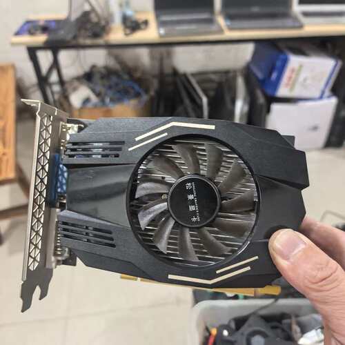 议价4G独立显卡 9.9成新基本上全新松景7670 4G独立显卡（维修）