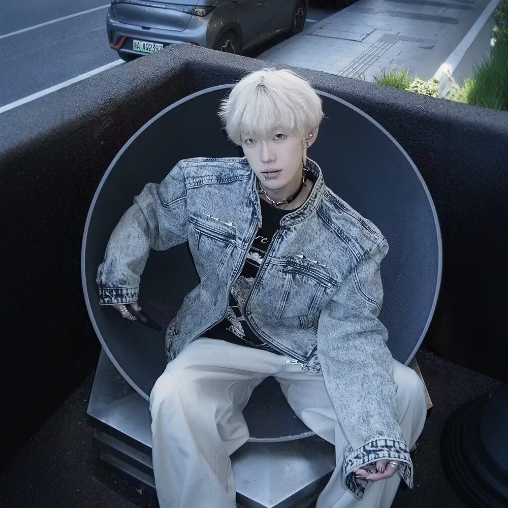 美式短款牛仔外套男高级感痞帅发型师潮牌男装正肩立领牛仔衣夹克