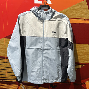 鸿星尔克2024秋季新款男子休闲防风外套轻便运动风衣11224301165