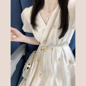 夏季辣妈款外出哺乳连衣裙法式气质雪纺碎花v领显瘦产后喂奶裙子