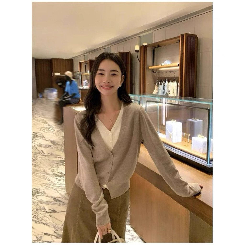 秋冬V领假两件辣妈款外出哺乳针织开衫宽松气质产后喂奶外套上衣