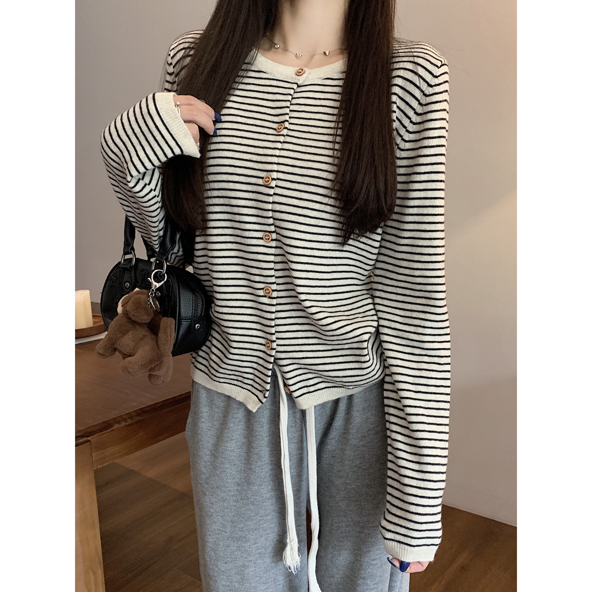 秋季条纹辣妈款外出哺乳针织衫