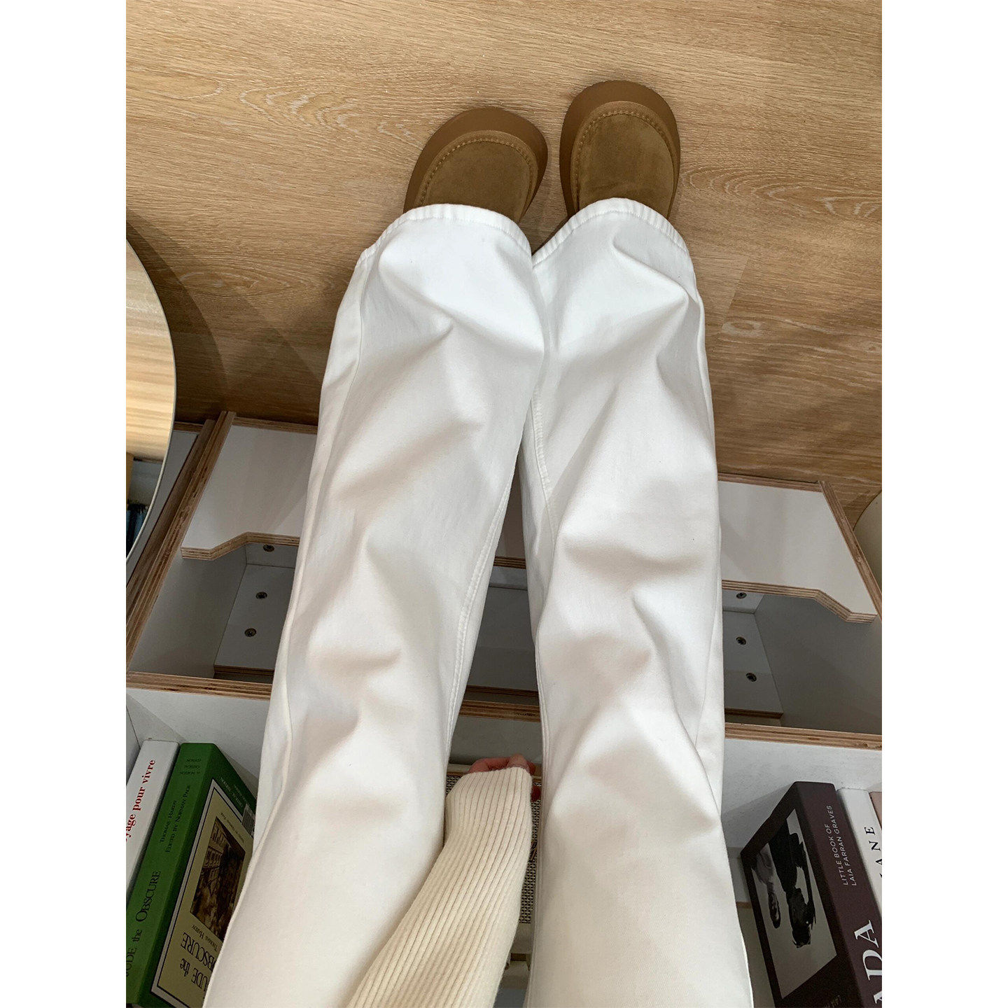 白色低腰微喇牛仔裤女2026春夏季新款弹力垂感显瘦小个子喇叭裤子