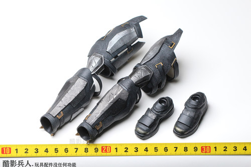 HOTTOYS HT 正义联盟 蝙蝠侠 战甲版 TMS085 鞋 护腿 配件 人偶