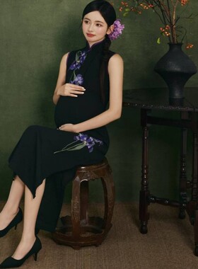 影楼新款新中式唯美旗袍改良复古风孕妇高级感紫色兰花旗袍写真服