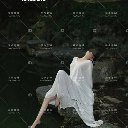 照相馆新款中式复古简约宽松洋装艺术照清冷感礼服裙结婚中式晨袍