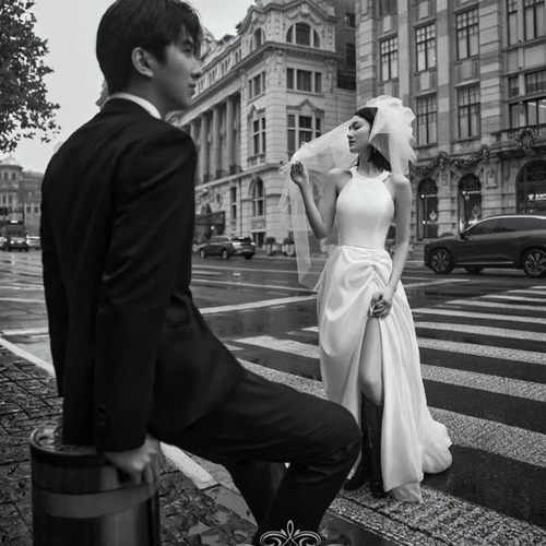 影楼法式缎面覆古轻婚纱超仙白色气质挂脖式礼服森系外景旅拍服装