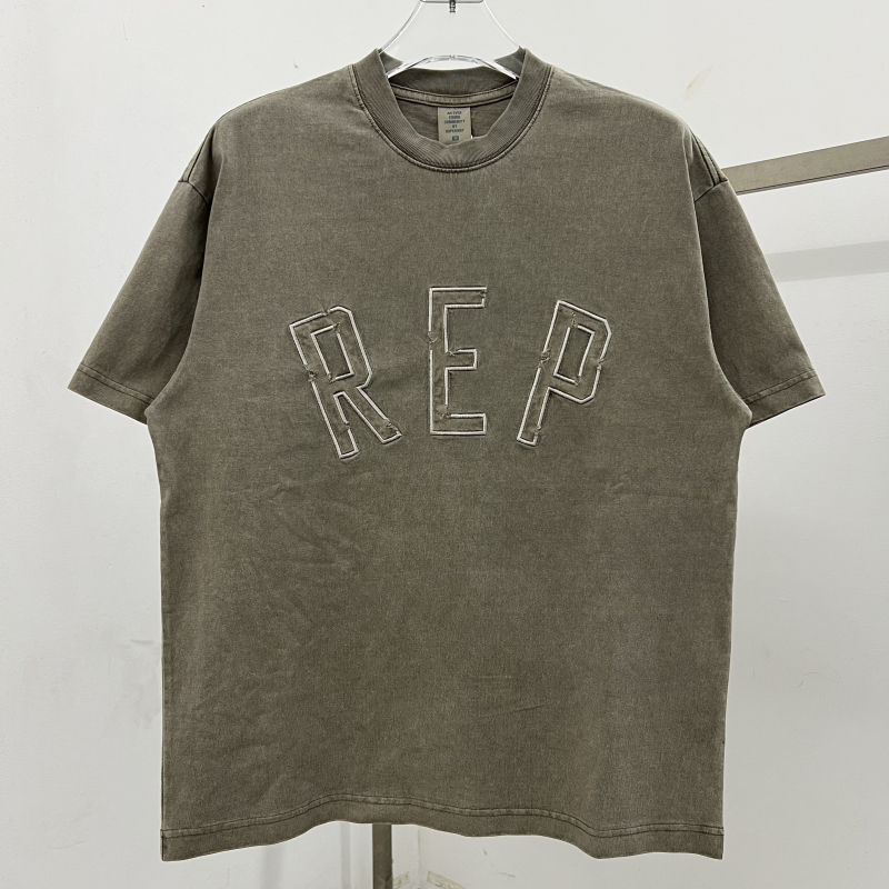 REP字母磨破刺绣短T恤