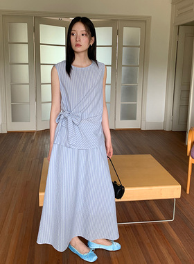 衣夫 十三行女装腰间设计竖条上衣+韩版竖条散裙CG23395