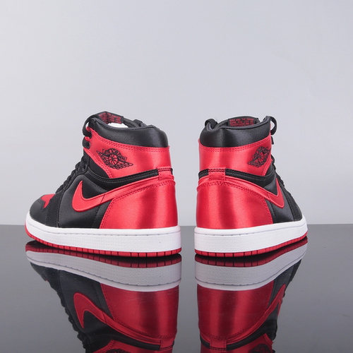 Nike/耐克正品Air Jordan 1 Retro HI OG女子运动板鞋FD4810-061