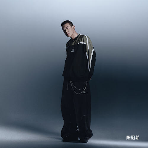 阿迪达斯男子陈冠希同款街头漫游系列宽松运动伞裤JD5415