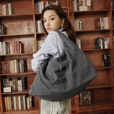 Adidas/阿迪达斯正品女士牛仔风大容量云朵包运动包IX7694